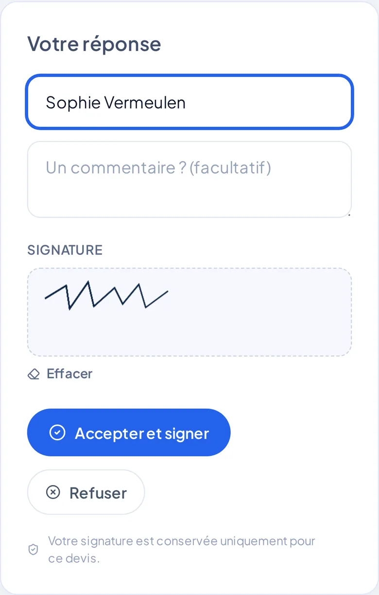 Le client signe le devis Devisto sur un téléphone : nom, signature au doigt et bouton Accepter et signer